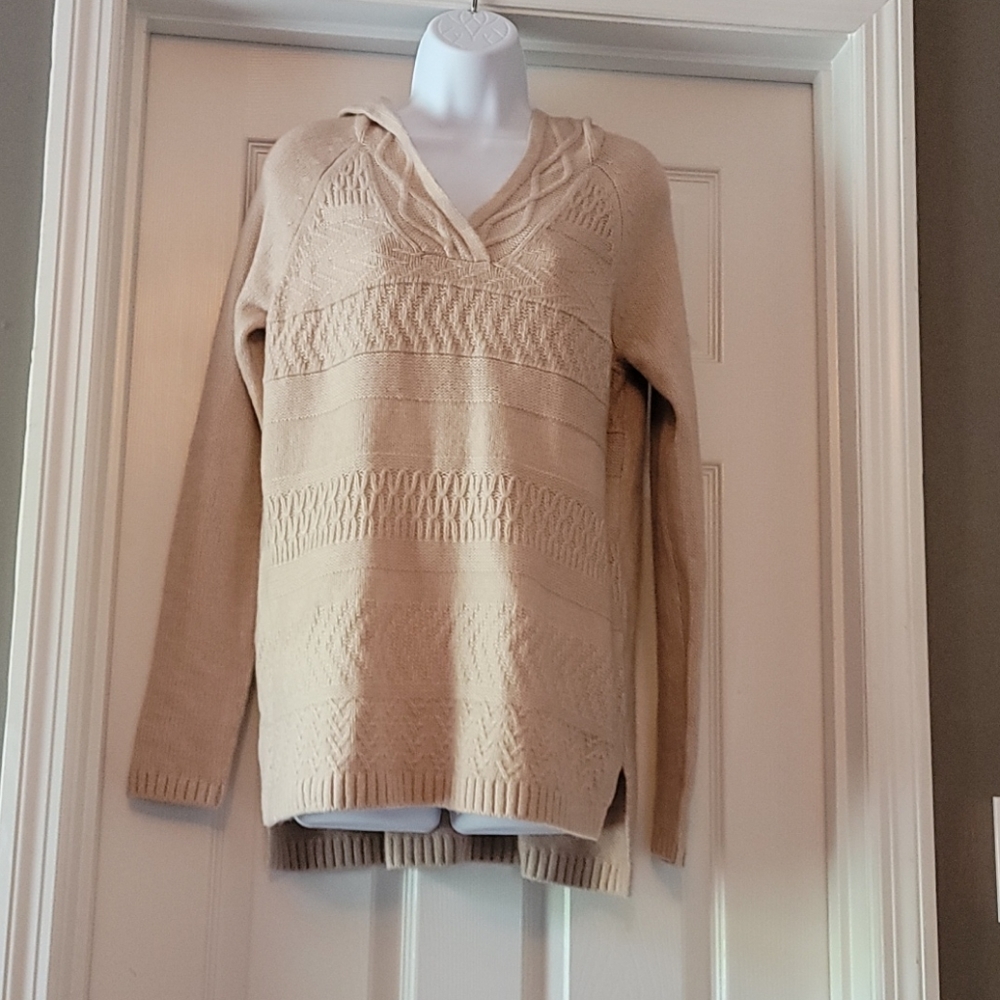 V-neck hooded sweater